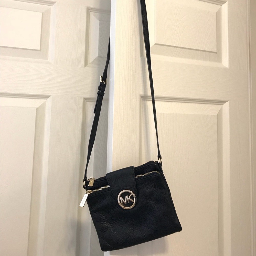 Michael Kors | Crossbody Wallet Purse.